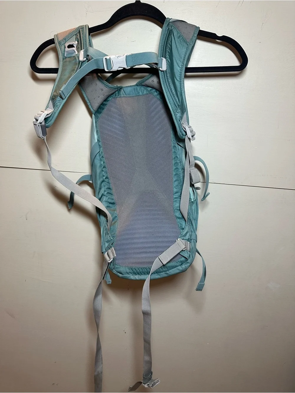 Camelbak  LUXE  Two-Tone Teal  3L Hydration Pack- No bladder